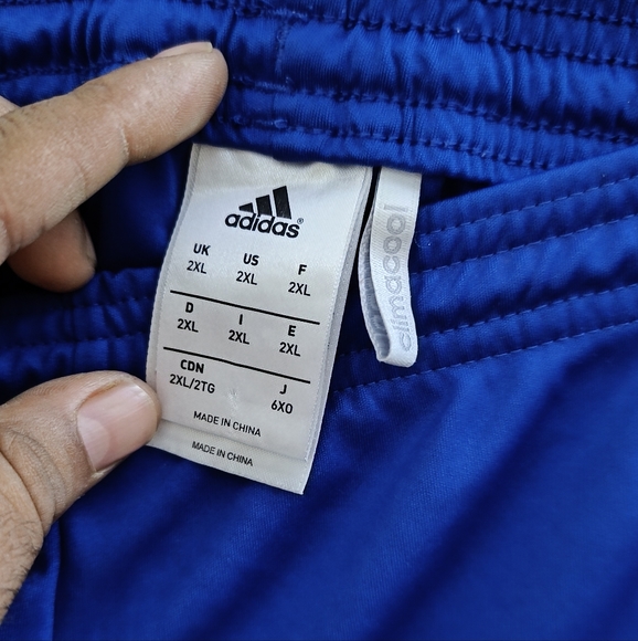 Adidas - Picture 3 of 7